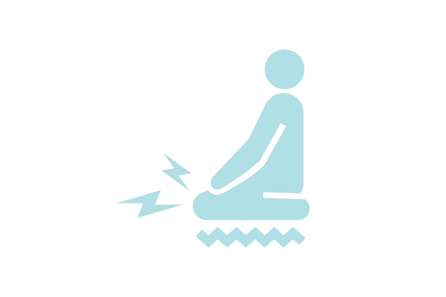 膝痛で正座が辛いシルエット